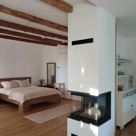 Country House Vikendica Marezige