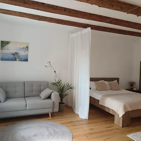 Country House Vikendica Marezige